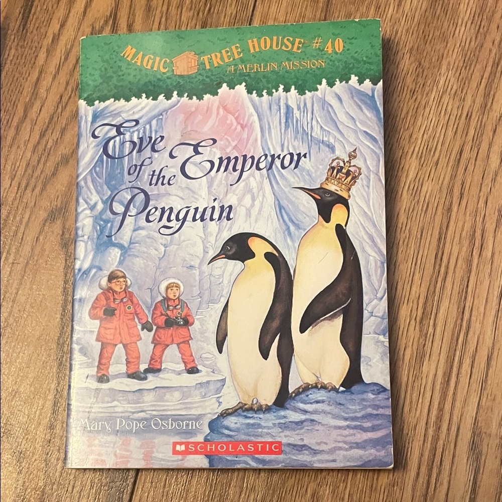 Scholastic Magic Tree House: Eve of the Emperor Penguin - Green and Blue Cover
